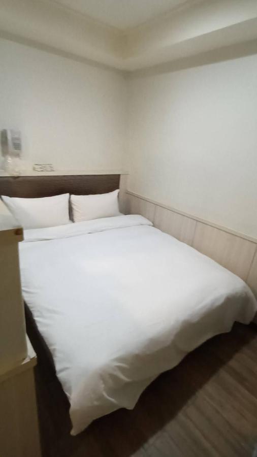 Galaxy Mini Inn Тайбей Екстер'єр фото