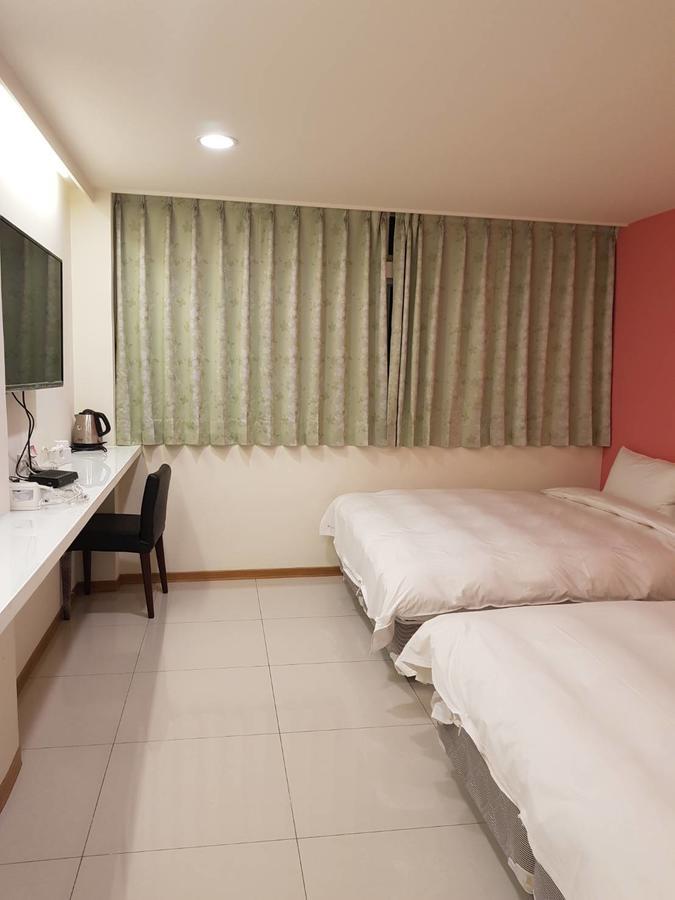 Galaxy Mini Inn Тайбей Екстер'єр фото
