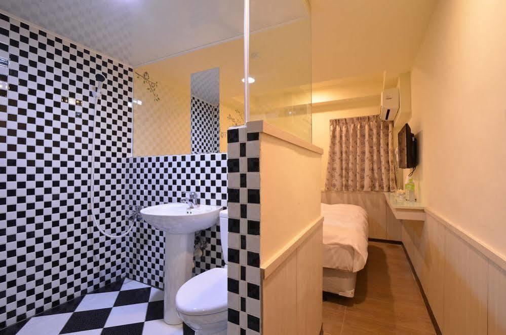 Galaxy Mini Inn Тайбей Екстер'єр фото