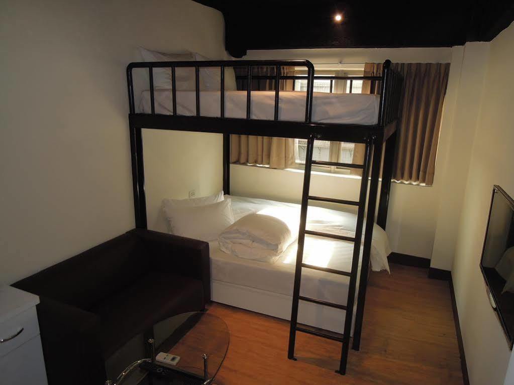 Galaxy Mini Inn Тайбей Екстер'єр фото