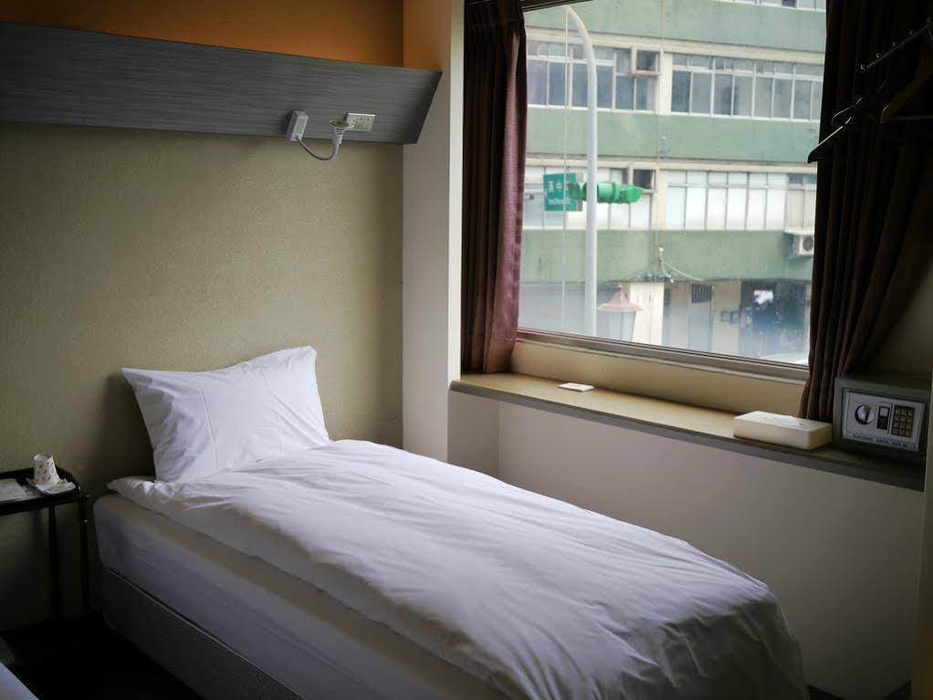 Galaxy Mini Inn Тайбей Екстер'єр фото
