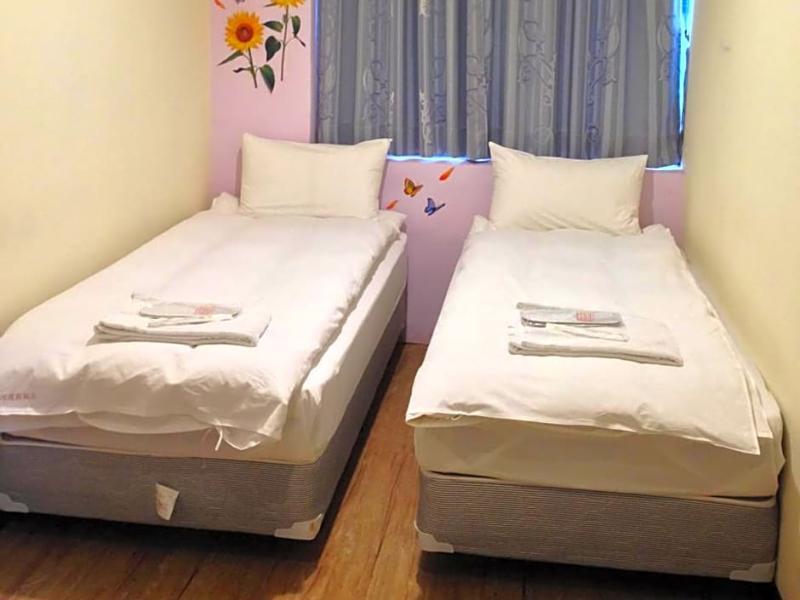 Galaxy Mini Inn Тайбей Екстер'єр фото